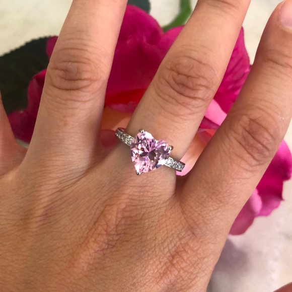 Heart Shaped Zirconia Ring - Picture 3 of 5